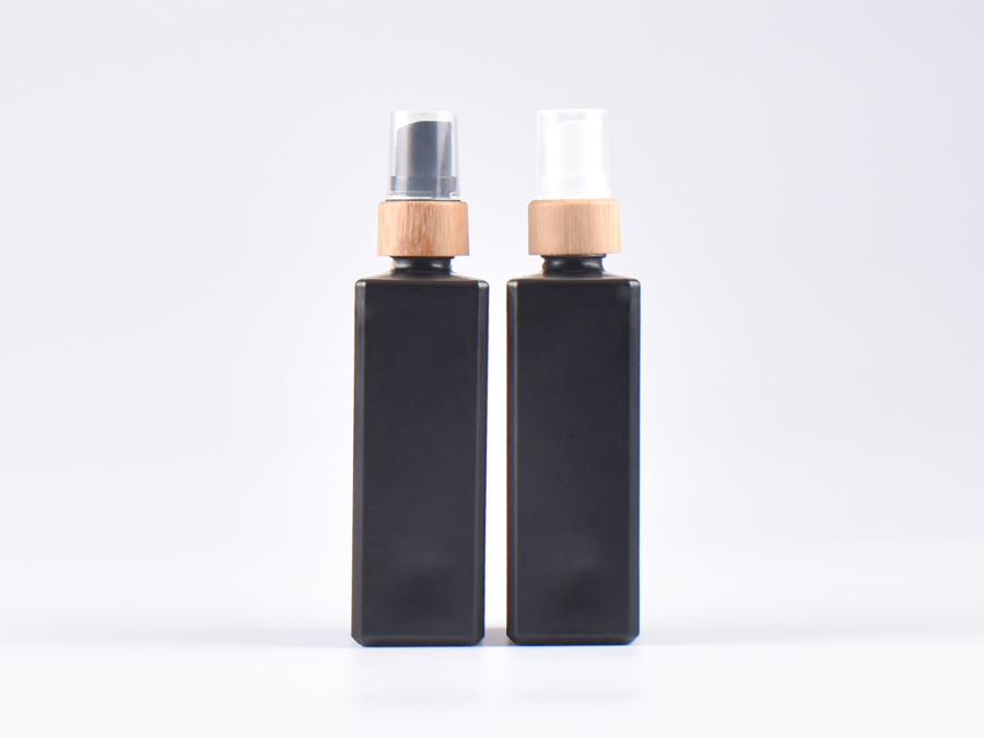 Schwarzglasflasche "Miro" 100ml, mit Zerstäuber Bambus