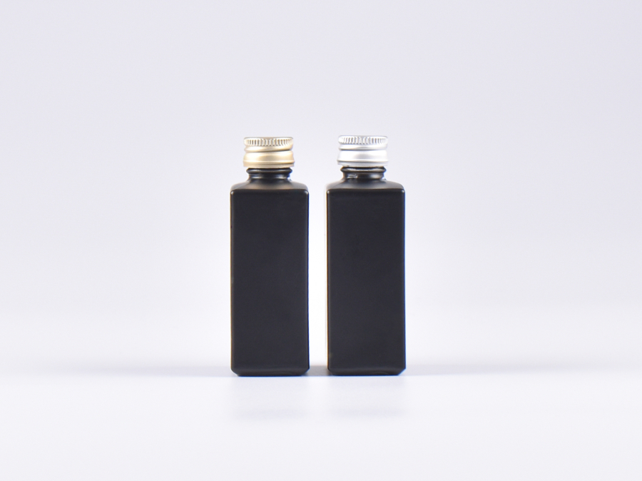 Schwarzglasflasche "Miro" 50ml, mit Schraubverschluss Aluminium