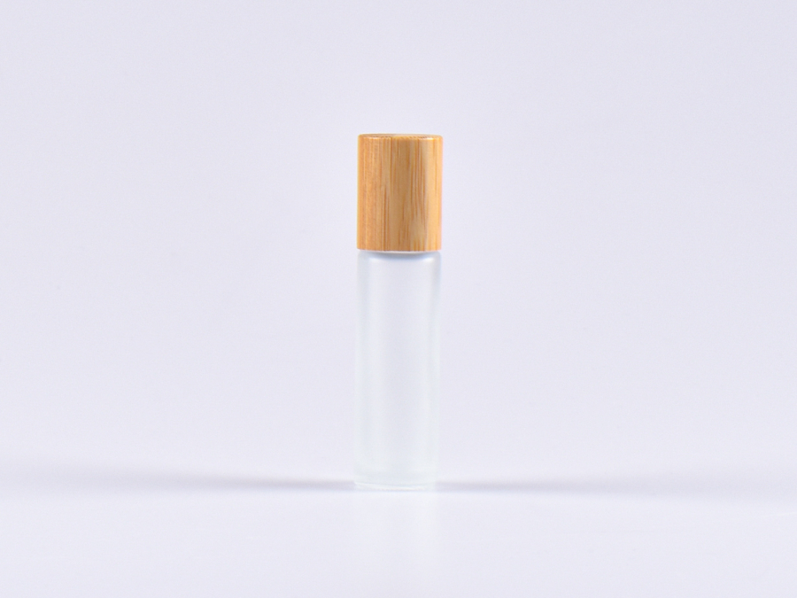 Roll-On-Flasche, säuremattiertes Glas,10ml, Deckel Bambus