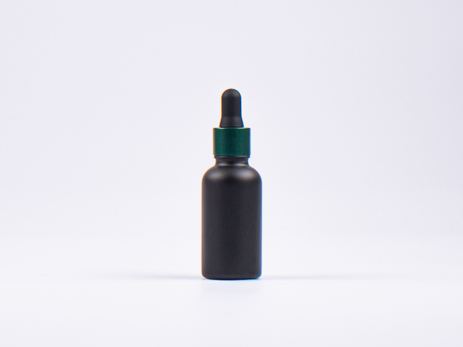 Schwarzglasflasche 30ml, mit Pipette grün-matt