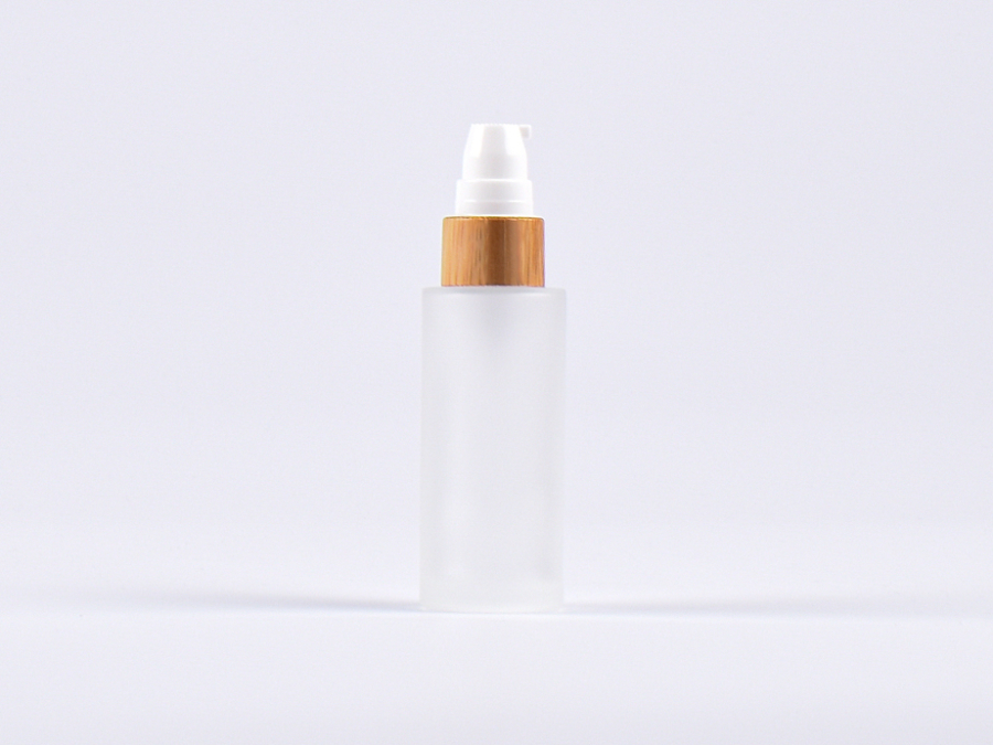 Glasflasche säuremattiert, 30ml, mit Lotionspumpe Bambus