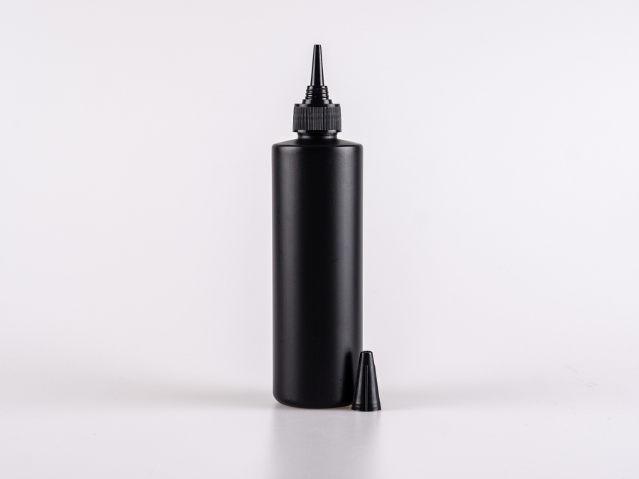Flasche "Tara" 250ml, matt-schwarz, mit Spritzdispenser