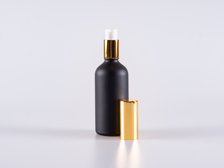 kosmetikflasche-schwarz-gold-100ml-dispenser