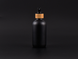 Schwarzglasflasche 220ml, mit Zerstäuber Bambus