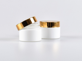 Weissglasdose 50 ml – Deckel Gold