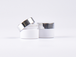 Weissglasdose 15 ml – Deckel Silber