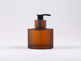 Braunglasflasche Lilly 180 ml - Dispenser Walnut