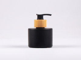 Schwarzglasflasche Lilly 130ml - Dispenser Bambus