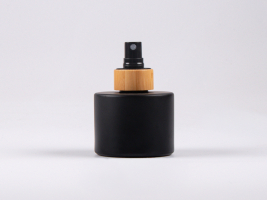 Schwarzglasflasche Lilly 130 ml - Zerstäuber Bambus