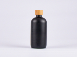 Schwarzglasflasche 500ml, mit Schraubverschluss Bambus