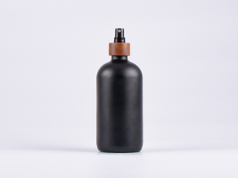 Schwarzglasflasche 500ml, mit Zerstäuber Walnut