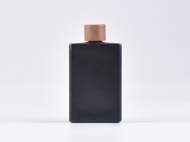 Schwarzglasflasche "Miro" 100ml, mit Schraubverschluss Walnut