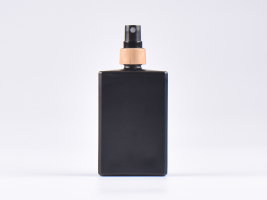 Schwarzglasflasche "Miro" 100ml, mit Zerstäuber Bambus