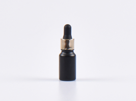 Schwarzglasflasche 10ml, mit Pipette gold