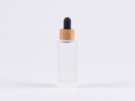 Glasflasche säuremattiert, 30ml, mit Pipette Bambus