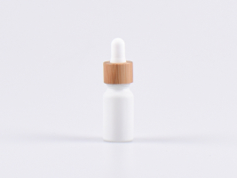 Weissglasflasche 10ml, mit Pipette Bambus