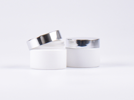 Weissglasdose 50 ml – Deckel Silber