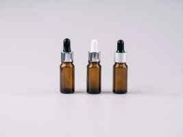 Braunglasflasche 10ml, mit Pipette silber