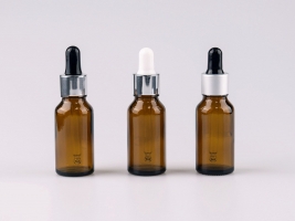 Braunglasflasche 50ml, mit Pipette silber