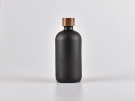 Schwarzglasflasche 500ml, mit Schraubverschluss Walnut
